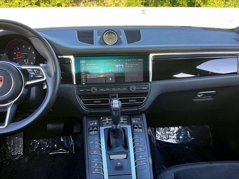 Used 2021 Porsche Macan image 7
