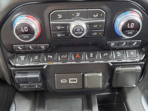Used 2021 GMC Sierra 2500 Denali w/ Denali Ultimate Package AWD/4WD image 33