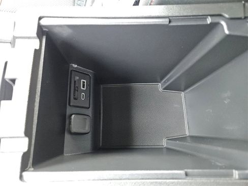 Used 2025 Chevrolet Blazer RS image 27