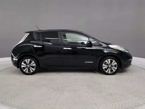 Used 2015 Nissan Leaf SL w/ Premium Package image 6