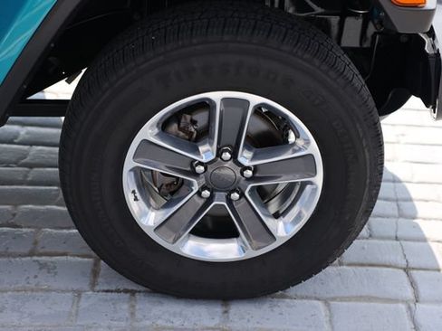 Used 2020 Jeep Wrangler Unlimited Sahara AWD/4WD image 43