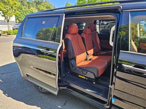 New 2026 Kia Carnival SX Prestige FWD image 28