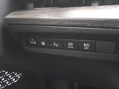 Used 2023 Nissan Ariya FWD image 37