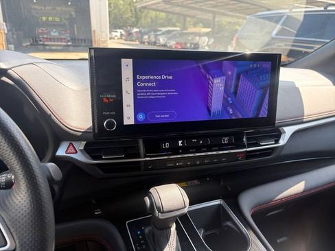 Used 2025 Toyota Sienna XSE FWD image 10