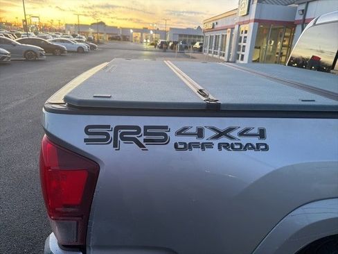 Used 2019 Toyota Tacoma SR5 image 4