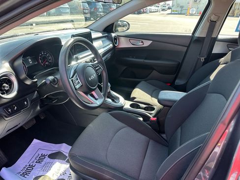 Used 2024 Kia Forte LXS w/ LXS Technology Package FWD image 9