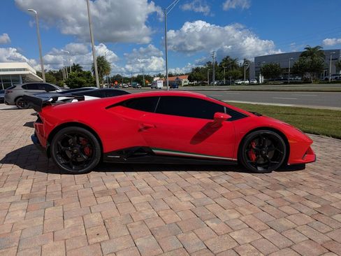 Used 2020 Lamborghini Huracan EVO image 6