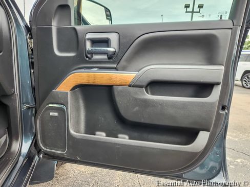 Used 2018 Chevrolet Silverado 1500 LTZ w/ LTZ Plus Package AWD/4WD image 19