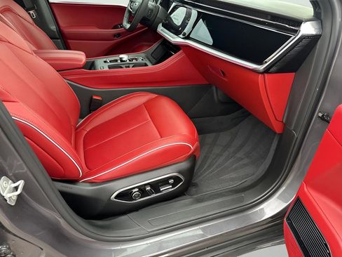 Used 2024 Jeep Wagoneer Launch Edition image 16