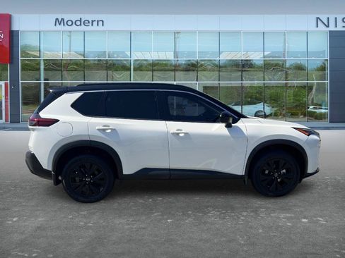 Certified 2023 Nissan Rogue SV w/ SV Premium B Package FWD image 4