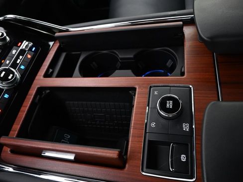 Certified 2022 Lincoln Navigator Reserve w/ Monochromatic Package image 32