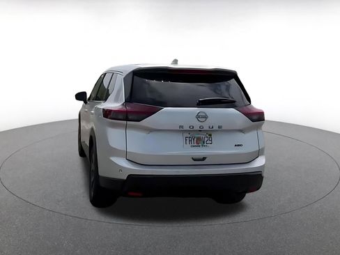 Used 2025 Nissan Rogue SV AWD/4WD image 12