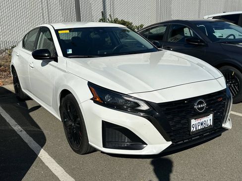 Certified 2024 Nissan Altima 2.5 SR FWD image 2