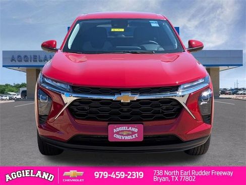 New 2026 Chevrolet Trax LS w/ LS Convenience Package FWD image 9