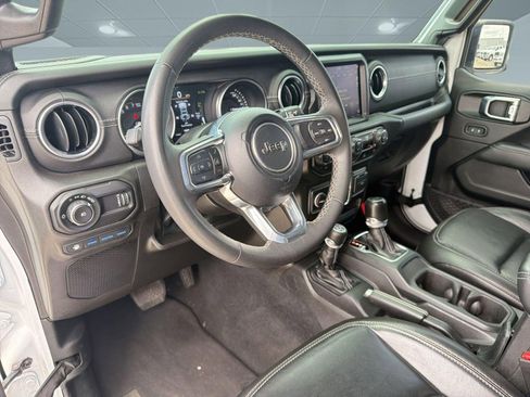 Used 2023 Jeep Wrangler Unlimited Sahara AWD/4WD image 4