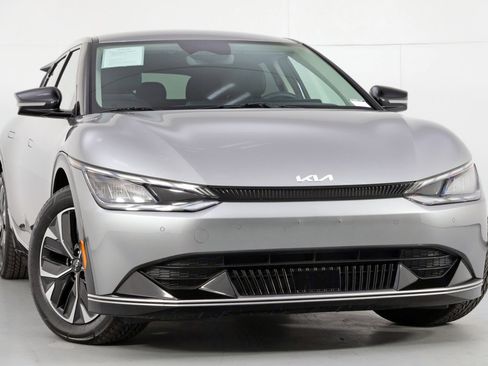 Used 2022 Kia EV6 Wind image 2