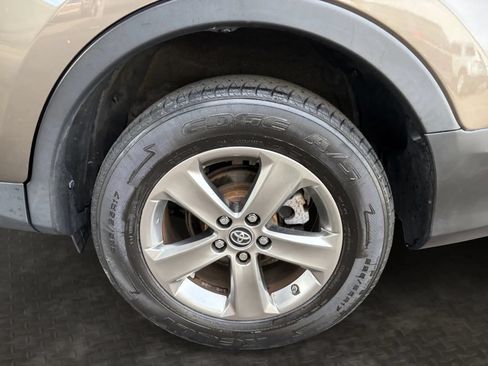 Used 2015 Toyota RAV4 XLE AWD/4WD image 36