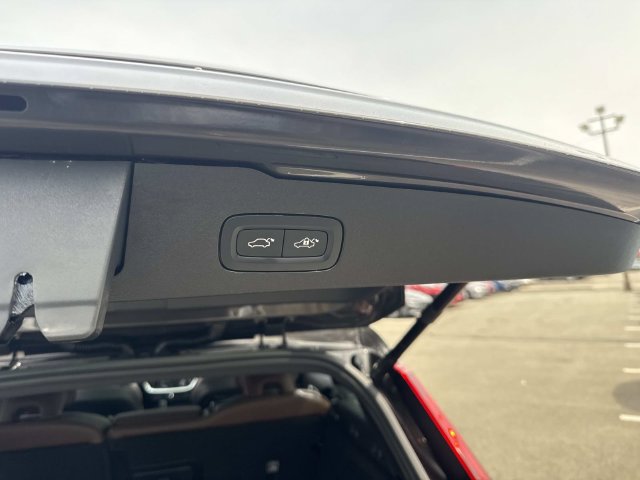 Used 2025 Volvo V60 B5 Cross Country Plus AWD/4WD image 10