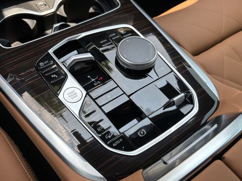 Used 2026 BMW X7 xDrive40i w/ M Sport Package image 29