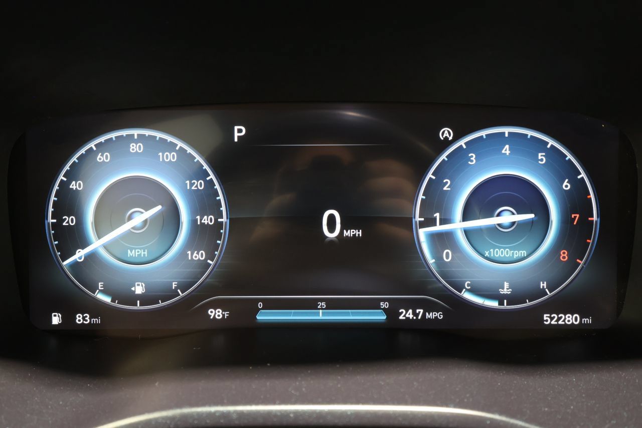 Used 2023 Hyundai Santa Fe SEL w/ Premium Package FWD image 11