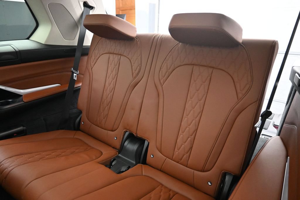 Certified 2024 BMW X7 xDrive40i w/ Executive Package AWD/4WD image 32