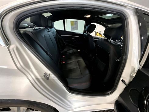 Used 2018 BMW 330i xDrive Sedan w/ Convenience Package image 16