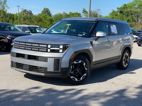 Used 2024 Hyundai Santa Fe SE image 3