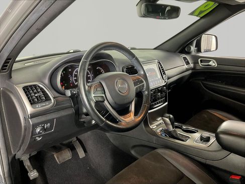 Used 2019 Jeep Grand Cherokee Altitude AWD/4WD image 17
