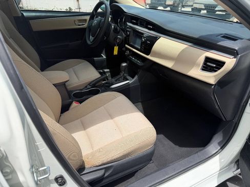 Used 2015 Toyota Corolla LE FWD image 6
