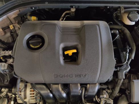 Used 2020 Hyundai Elantra SE FWD image 30