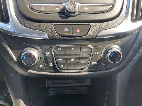 Used 2023 Chevrolet Equinox LT image 23