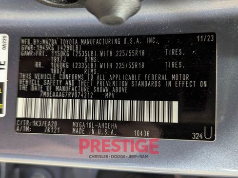 Used 2024 Toyota Corolla Cross XLE image 33