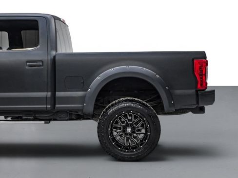 Used 2017 Ford F250 XLT w/ XLT Value Package AWD/4WD image 11