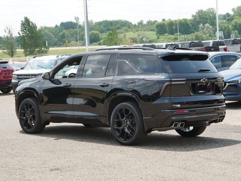 Used 2025 Chevrolet Traverse RS w/ LPO, Floor Liner Package AWD/4WD image 5