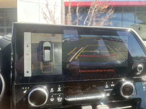 Certified 2025 Toyota Highlander Platinum AWD/4WD image 12