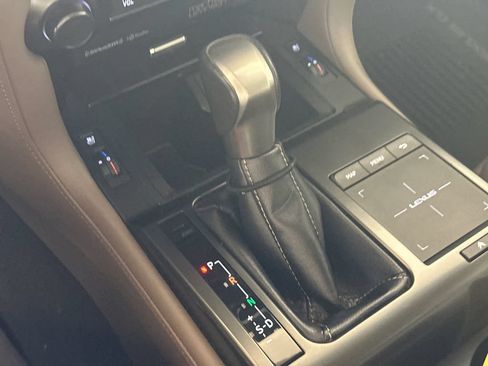 Used 2023 Lexus GX 460 Premium w/ Accessory Package AWD/4WD image 8