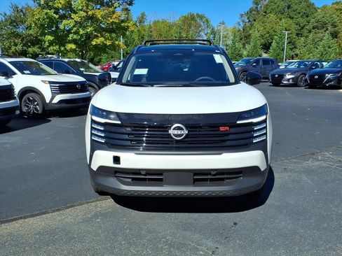 New 2026 Nissan Kicks SR FWD image 2