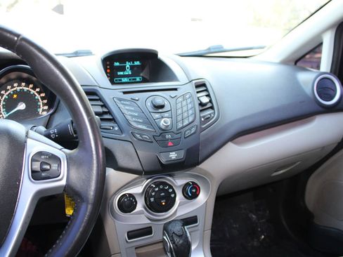 Used 2015 Ford Fiesta SE FWD image 10