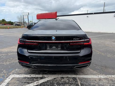 Used 2021 BMW 740i image 6