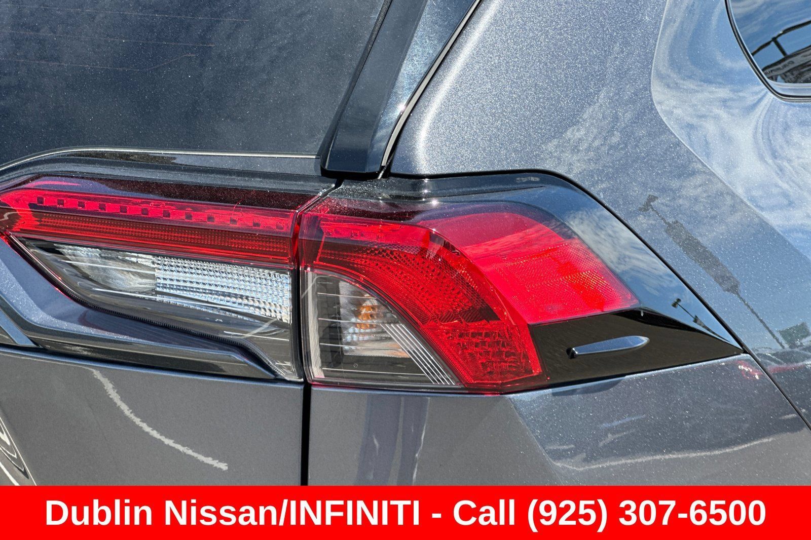 Used 2022 Toyota RAV4 LE AWD/4WD image 48
