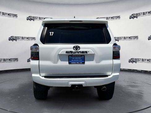 Used 2017 Toyota 4Runner SR5 AWD/4WD image 7