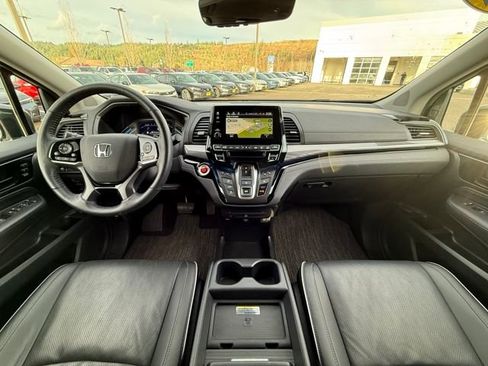 Used 2023 Honda Odyssey Elite image 14