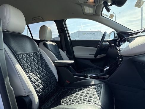 Used 2022 Buick Encore GX Select image 25