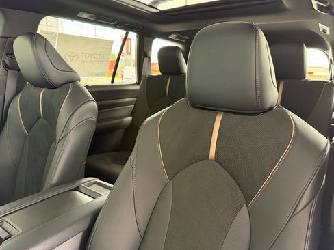 New 2026 Toyota Grand Highlander AWD Hybrid image 18