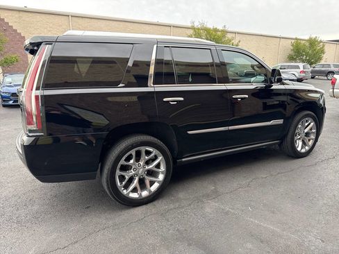 Used 2018 Cadillac Escalade Platinum AWD/4WD image 10