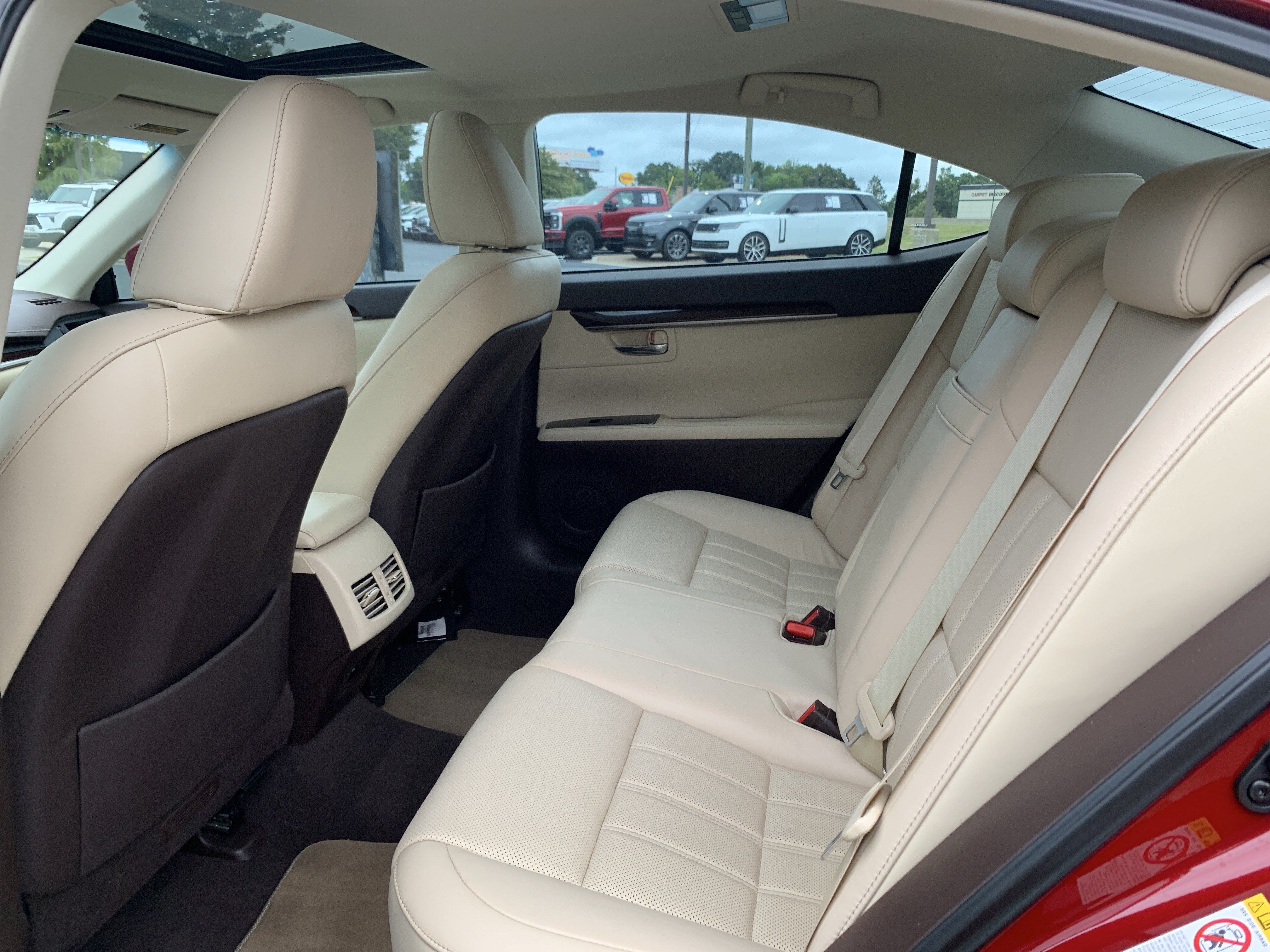 Used 2017 Lexus ES 350 w/ Luxury Package FWD image 32