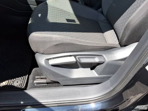 Used 2021 Volkswagen Tiguan S FWD image 24