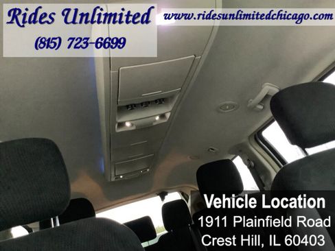 Used 2012 Chrysler Town & Country Touring image 34