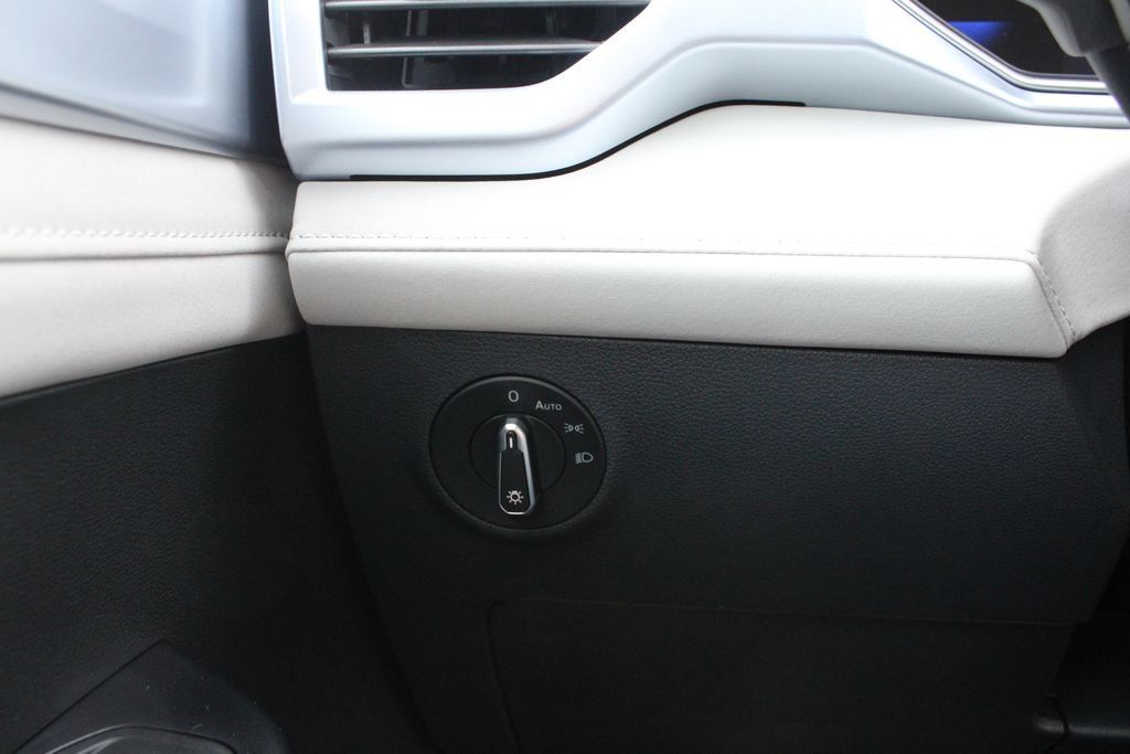 New 2026 Volkswagen Taos SE AWD/4WD image 9