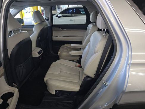 Used 2022 Hyundai Palisade SEL w/ Premium Package FWD image 6
